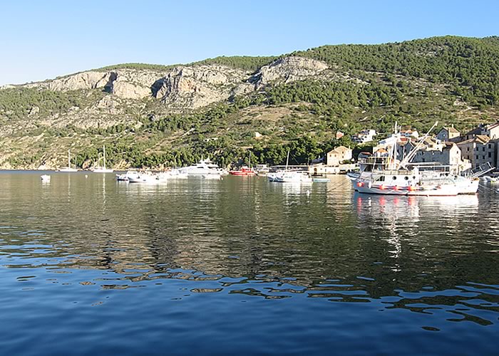 Komiza marina